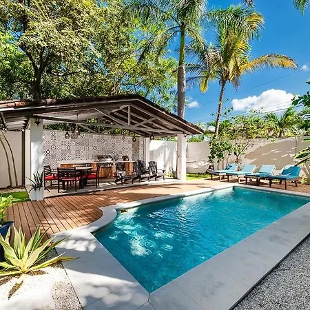 Close To Beach Villa With 2 Casitas